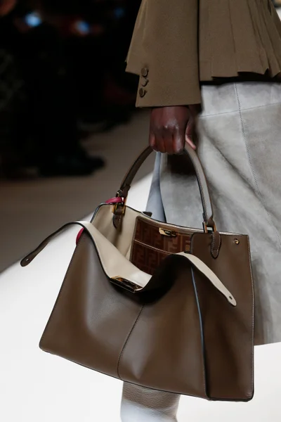 Look 37